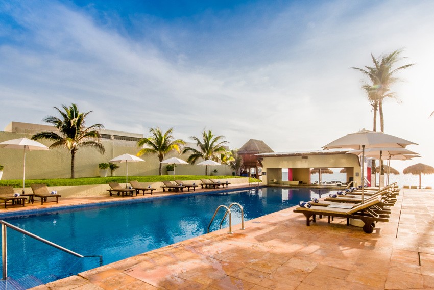 Pool Bar Regina Cancún